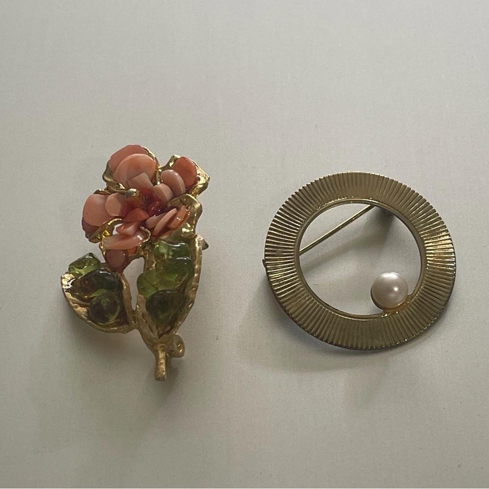 Two Beautiful Brooch. - Picture 2 of 5